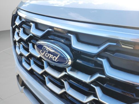 New 2026 Ford Explorer Platinum image 22
