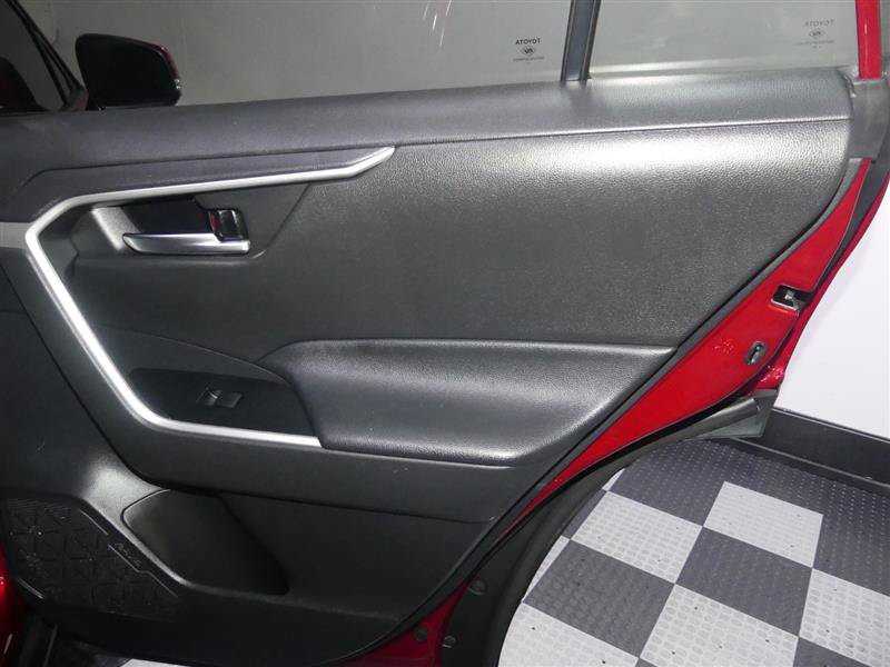 Used 2021 Toyota RAV4 XLE AWD/4WD image 26