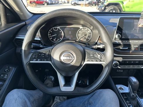 Used 2024 Nissan Altima 2.5 SV image 27