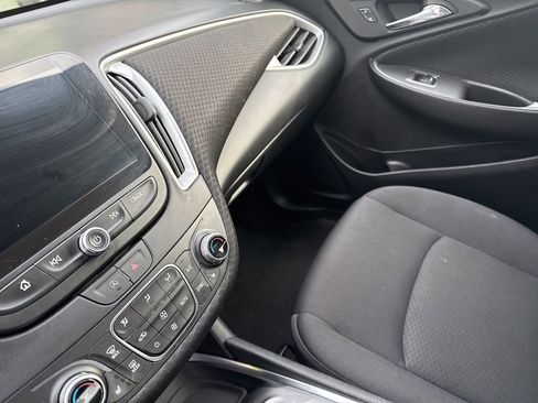 Used 2025 Chevrolet Malibu LT image 8