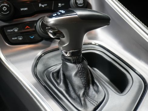 Used 2019 Dodge Challenger R/T RWD image 19