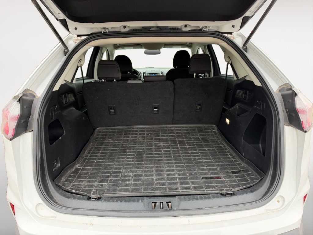 Used 2019 Ford Edge SE FWD image 16
