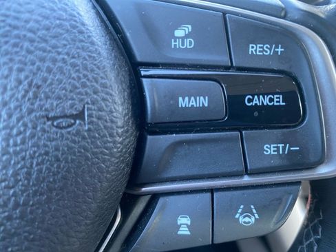 Used 2018 Honda Accord Touring image 22