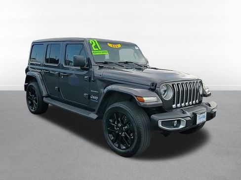 Used 2021 Jeep Wrangler Unlimited Sahara w/ Cold Weather Group image 3
