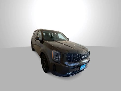 Used 2022 Kia Telluride SX w/ Nightfall Edition Package image 2