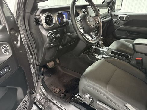 Used 2020 Jeep Gladiator Overland AWD/4WD image 10
