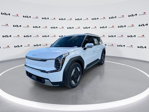New 2026 Kia EV9 Wind image 4
