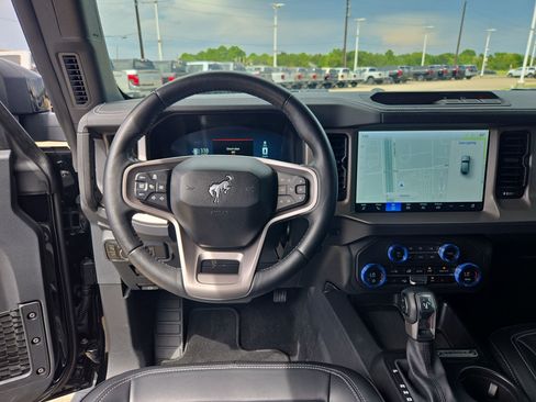 Used 2025 Ford Bronco Outer Banks AWD/4WD image 29
