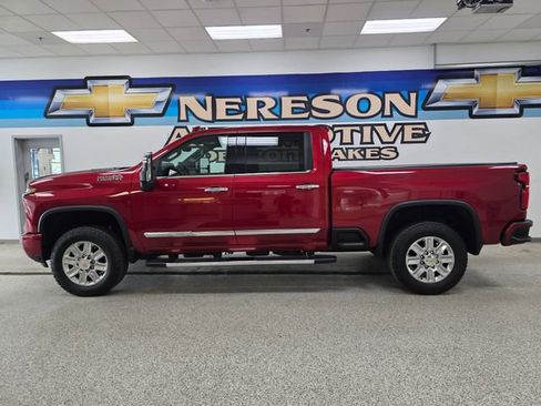 Used 2025 Chevrolet Silverado 2500 High Country w/ High Country Premium Package AWD/4WD image 4