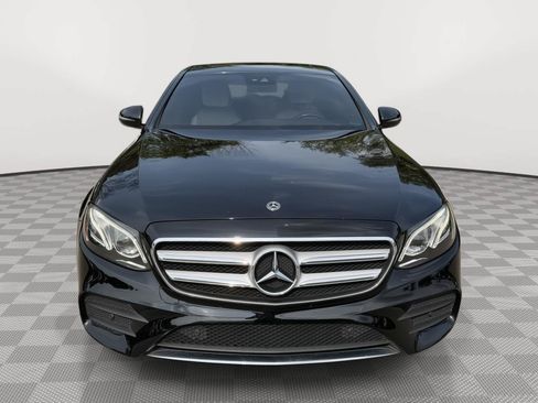 Used 2017 Mercedes-Benz E 300 4MATIC image 2