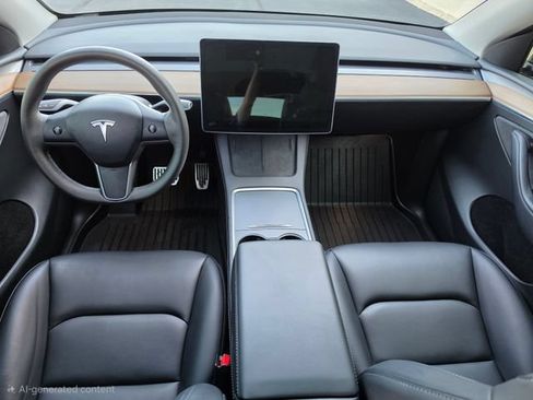 Used 2025 Tesla Model Y Long Range AWD/4WD image 2