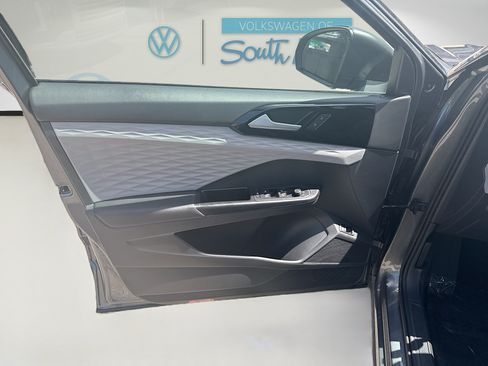 Used 2023 Volkswagen Taos S FWD image 19