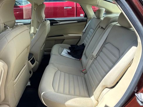 Used 2015 Ford Fusion SE FWD image 8