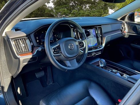 Used 2024 Volvo S60 B5 Plus image 18