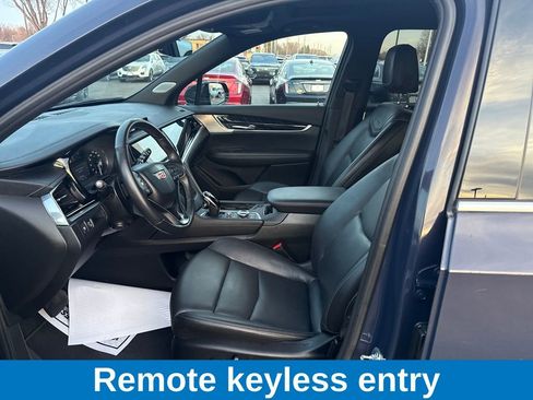 Used 2025 Cadillac XT6 Premium Luxury image 10