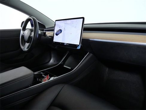 Used 2018 Tesla Model 3 Long Range image 13