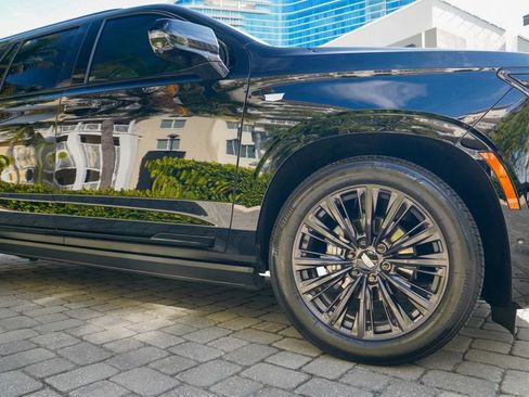 Used 2025 Cadillac Escalade Sport Platinum w/ LPO, ONYX Package image 36