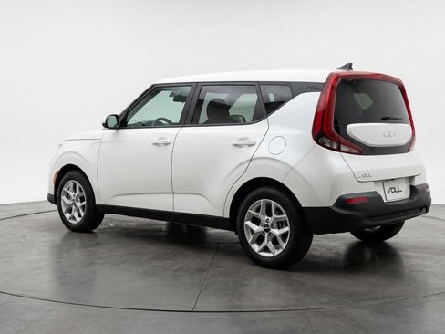 Used 2025 Kia Soul LX w/ LX Technology Package image 6