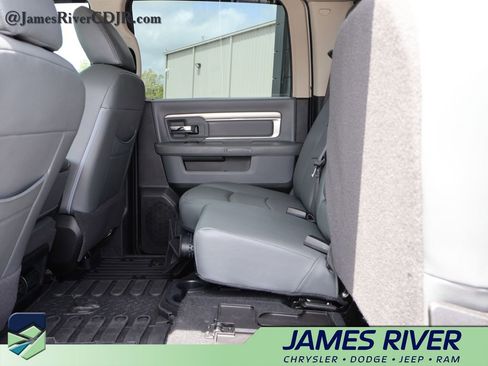 Used 2019 RAM 1500 Big Horn RWD image 17