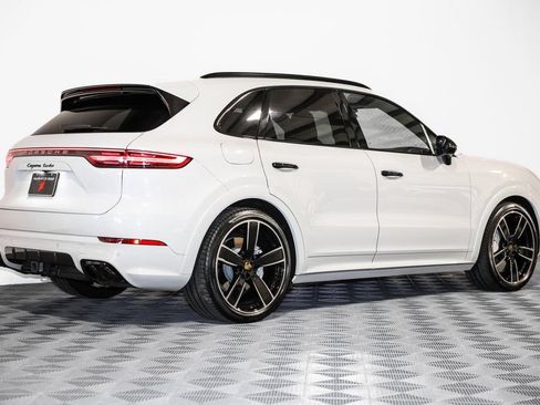 Used 2019 Porsche Cayenne Turbo AWD/4WD image 6