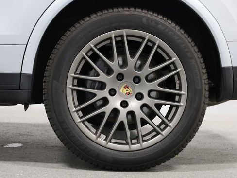 Used 2017 Porsche Cayenne image 47