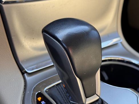 Used 2020 Jeep Grand Cherokee Limited image 24