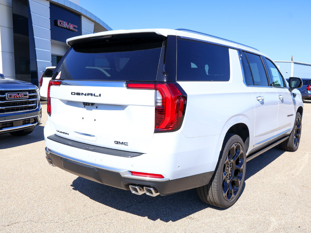New 2026 GMC Yukon XL Denali w/ Denali Reserve Package AWD/4WD image 3