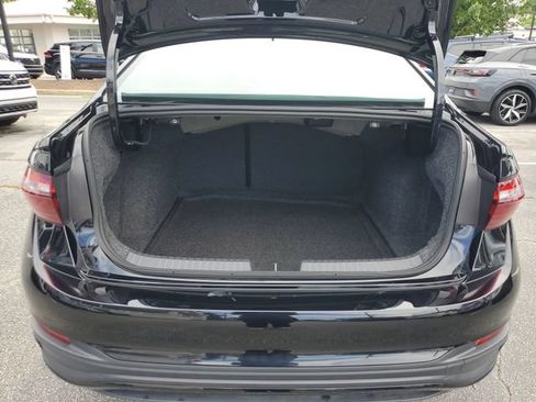 Used 2025 Volkswagen Jetta SE w/ Sunroof Package FWD image 14
