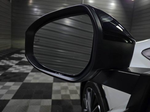 Used 2024 Toyota Prius XLE image 34