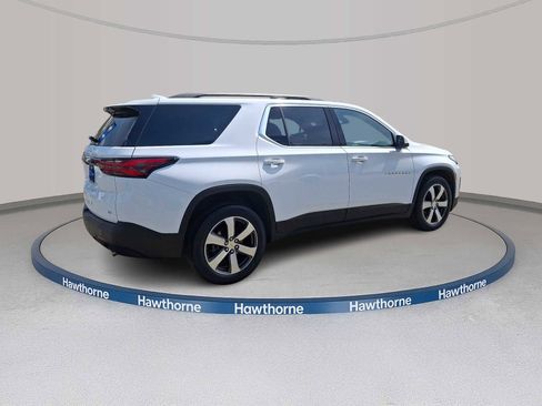 Used 2023 Chevrolet Traverse LT w/ LT Premium Package AWD/4WD image 3