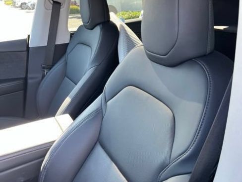 Used 2026 Tesla Model Y AWD image 9