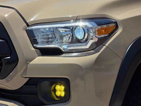 Used 2020 Toyota Tacoma TRD Off-Road w/ Technology Package RWD image 6