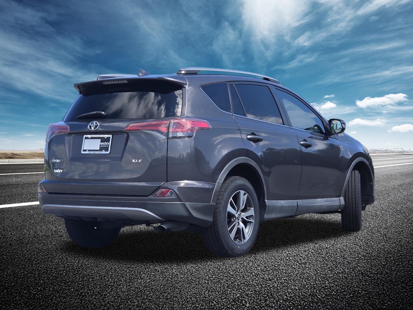 Used 2018 Toyota RAV4 XLE w/ Plus Extra Value Package FWD image 16