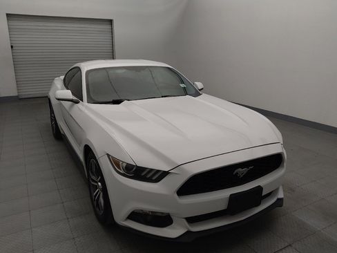 Used 2017 Ford Mustang Coupe image 14