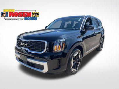 Used 2024 Kia Telluride S w/ S Sunroof Package