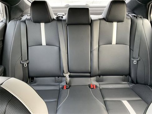 Used 2025 Toyota Camry SE image 30