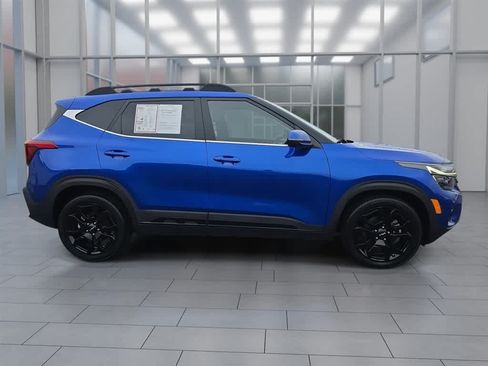 Used 2024 Kia Seltos X-Line AWD/4WD image 2