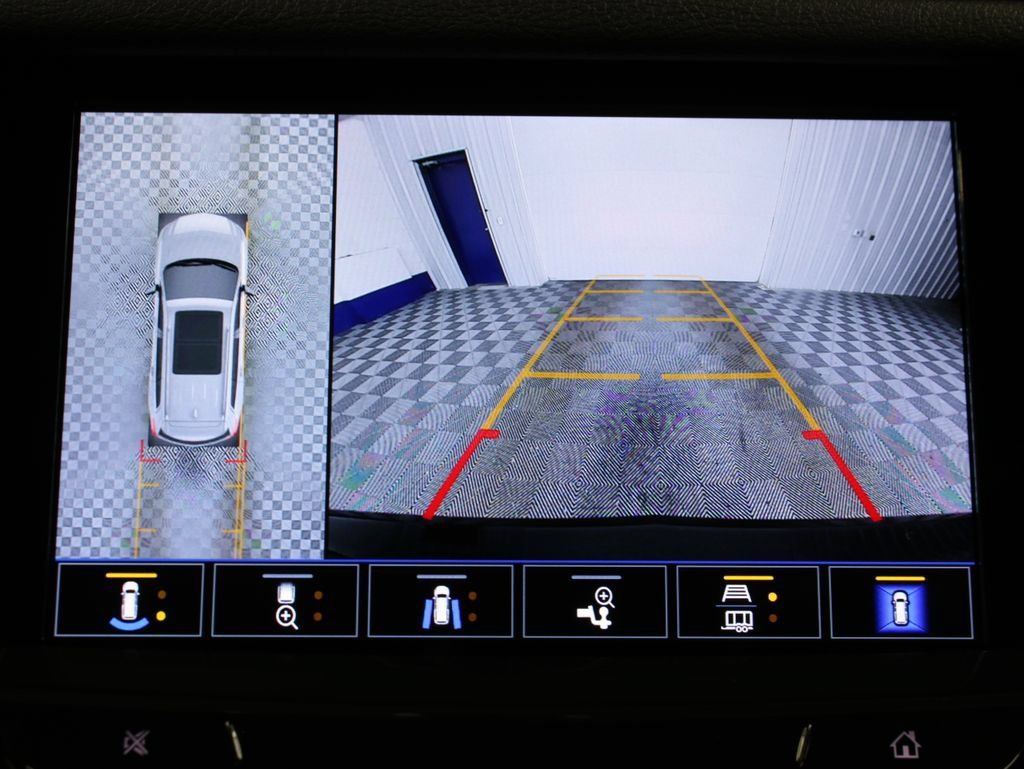 Used 2022 Cadillac XT6 Sport w/ Technology Package AWD/4WD image 21
