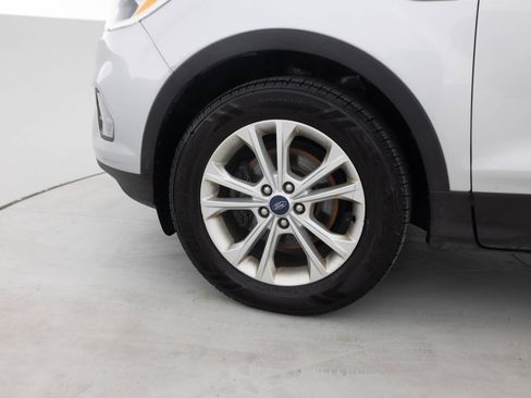 Used 2018 Ford Escape SE FWD image 18