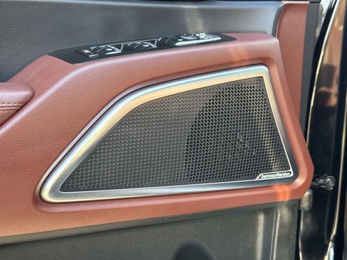 Used 2024 Kia Telluride SX w/ Towing Package image 36