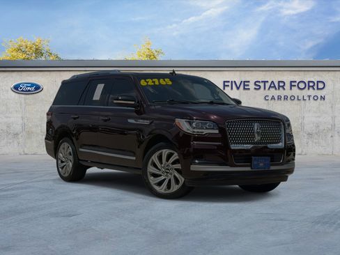 Used 2024 Lincoln Navigator Premiere AWD/4WD image 1