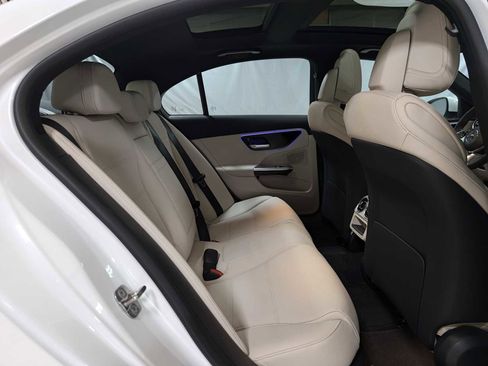 Used 2025 Mercedes-Benz C 300 4MATIC Sedan image 15