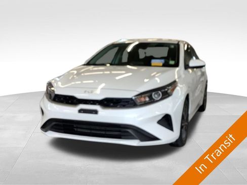 Certified 2024 Kia Forte LXS FWD image 1
