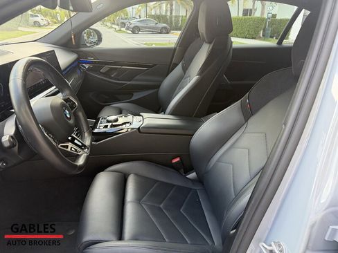 Used 2025 BMW 530i xDrive image 8