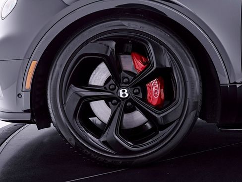Used 2023 Bentley Bentayga AWD/4WD image 3
