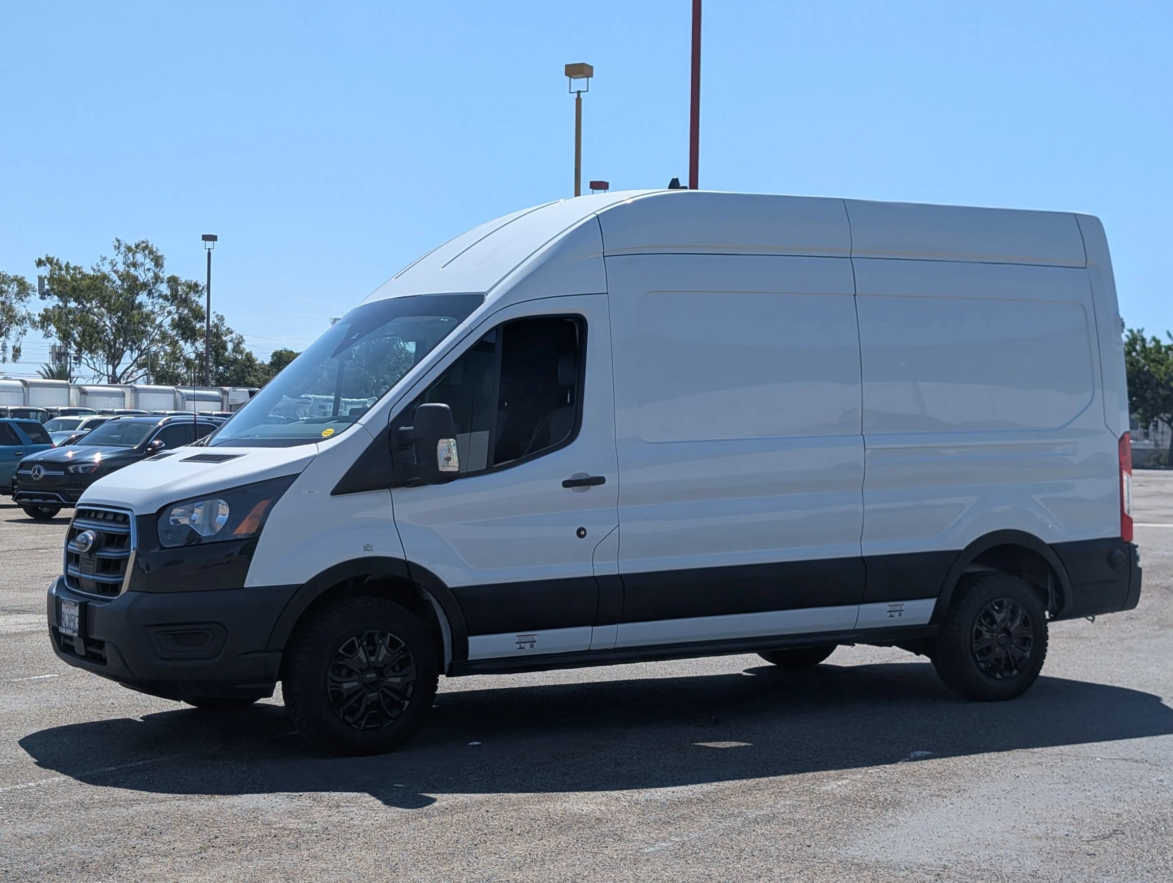 Used 2022 Ford E-Transit 148 High Roof w/ Load Area Protection Package RWD image 5