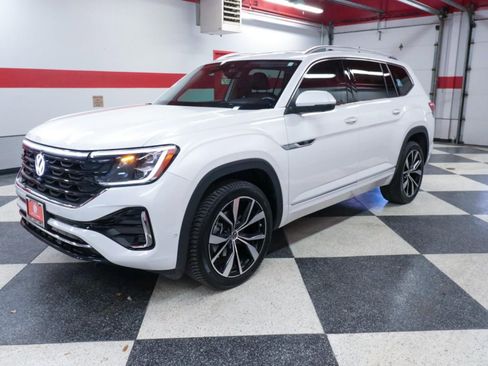 Used 2024 Volkswagen Atlas SEL Premium R-Line image 6