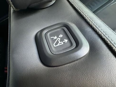 Used 2022 Rivian R1S Adventure image 37