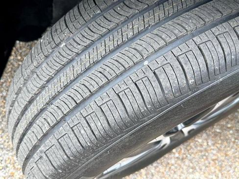 Used 2022 Toyota Highlander XLE image 47