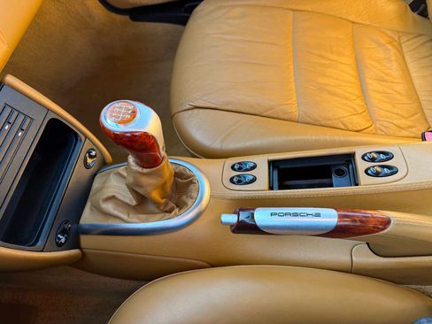 Used 2000 Porsche 911 Carrera 4 image 56